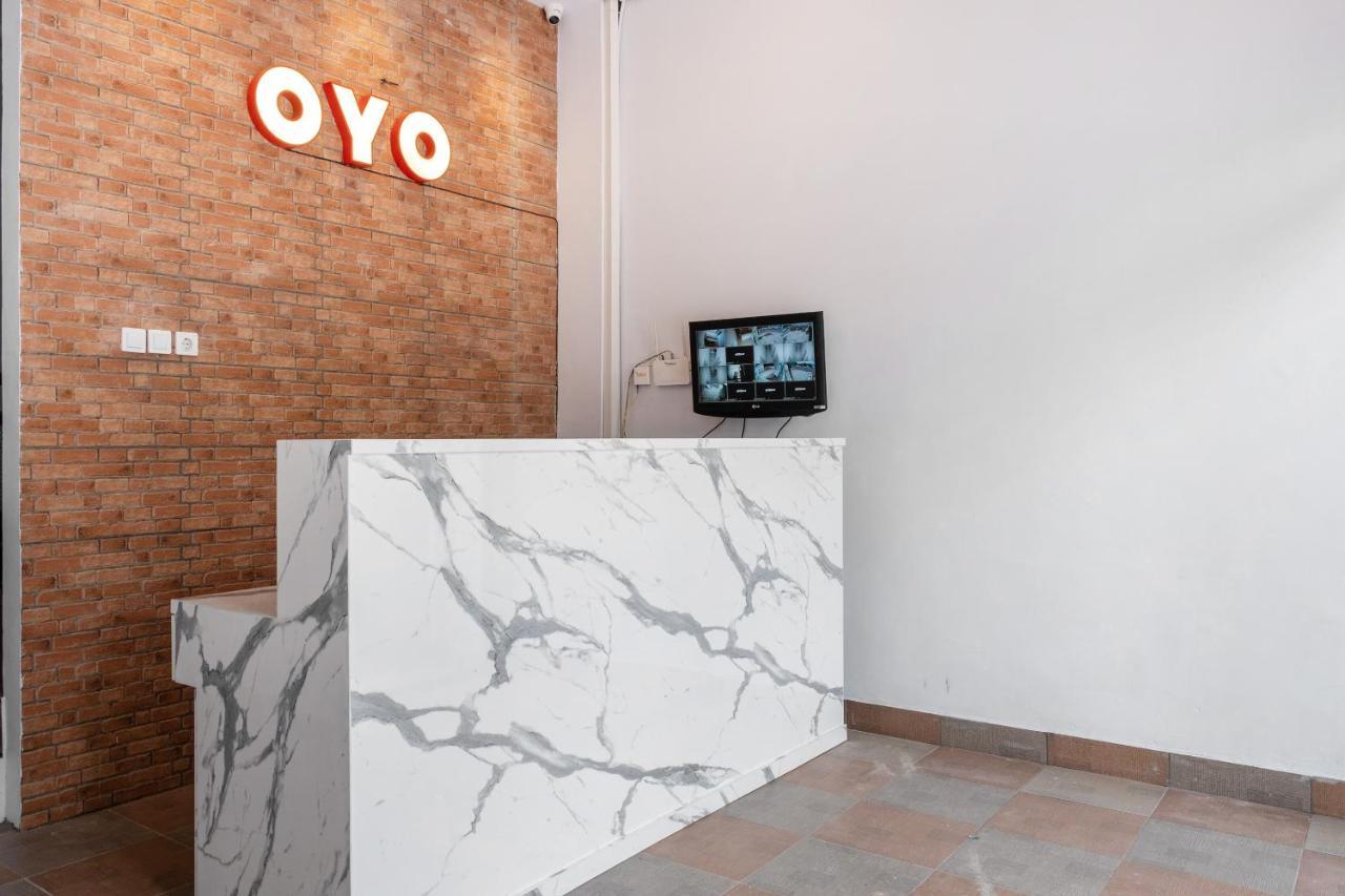 Super Oyo 3150 Theodore Homestay メダン エクステリア 写真