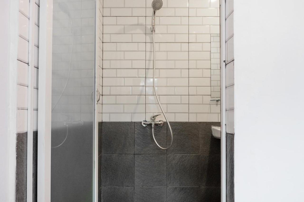 Super Oyo 3150 Theodore Homestay メダン エクステリア 写真